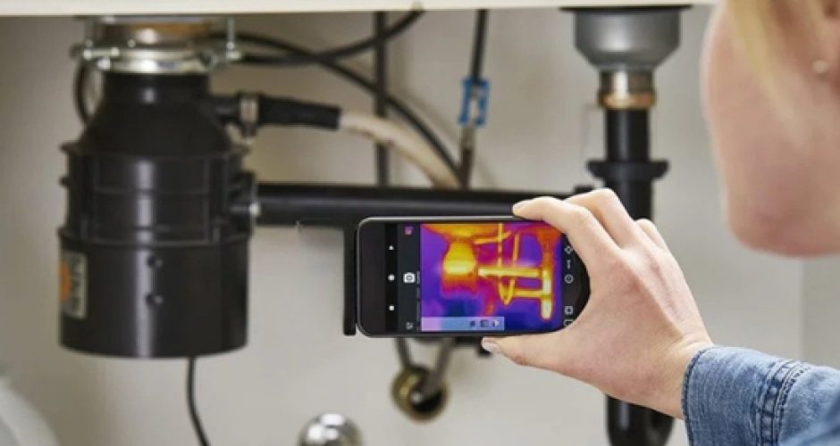 Explore the world with simulated thermal vision on your smartphone