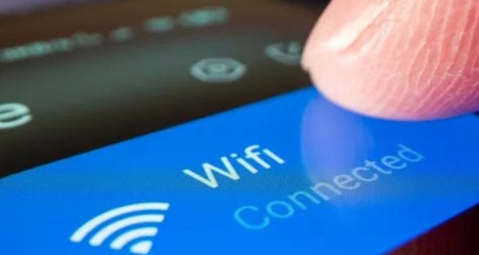 Automatically connect to public Wi-Fi without complications