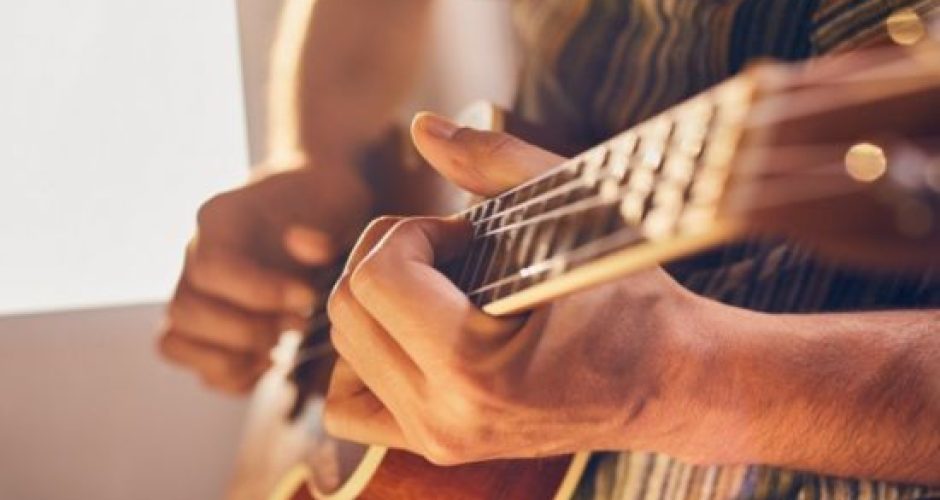 Aprende a tocar guitarra de forma fácil y divertida